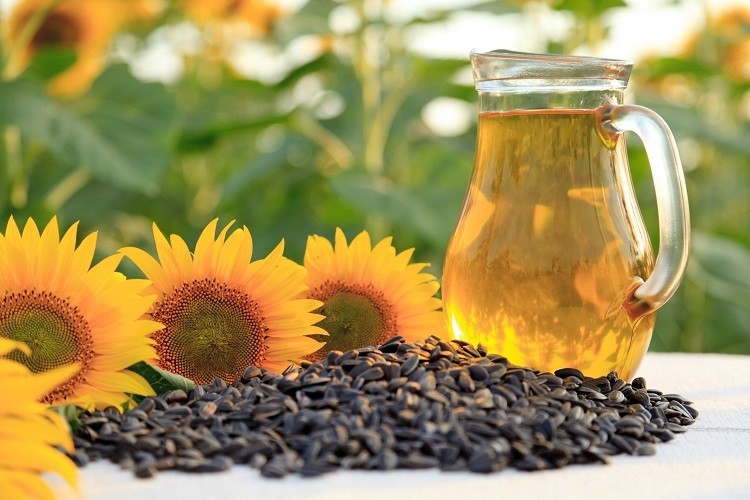 Sunflower Oil vs Vegetable Oil: Cooking Oils Decoded: Sunflower vs Vegetable